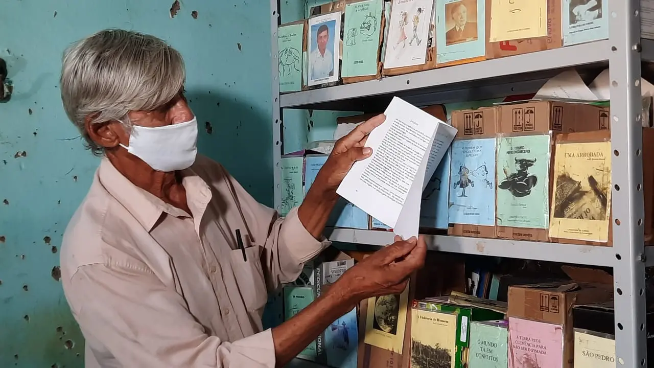 Poeta e picolezeiro Erivaldo Alencar