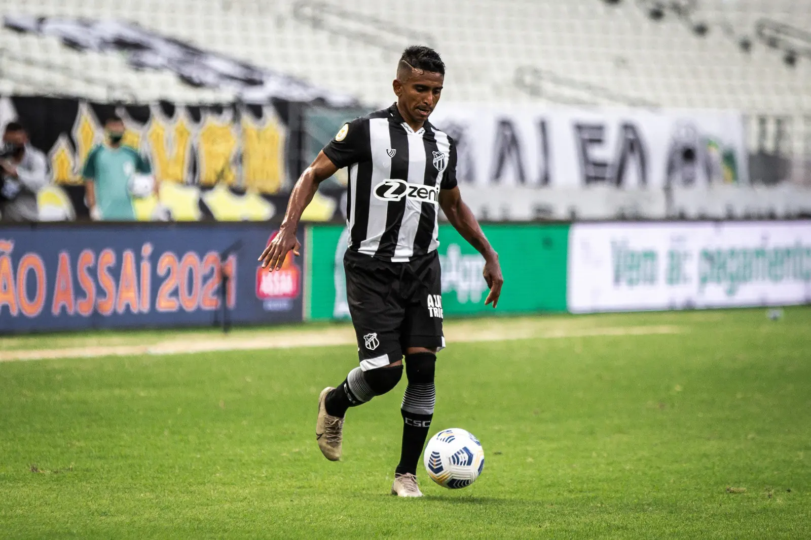 Buiú jogando pelo Ceará na Série A