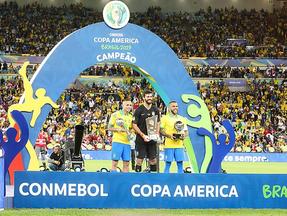 Everton Cebolinha, Alisson e Daniel Alves foram os principais destaques do torneio Sul-Americano de seleções