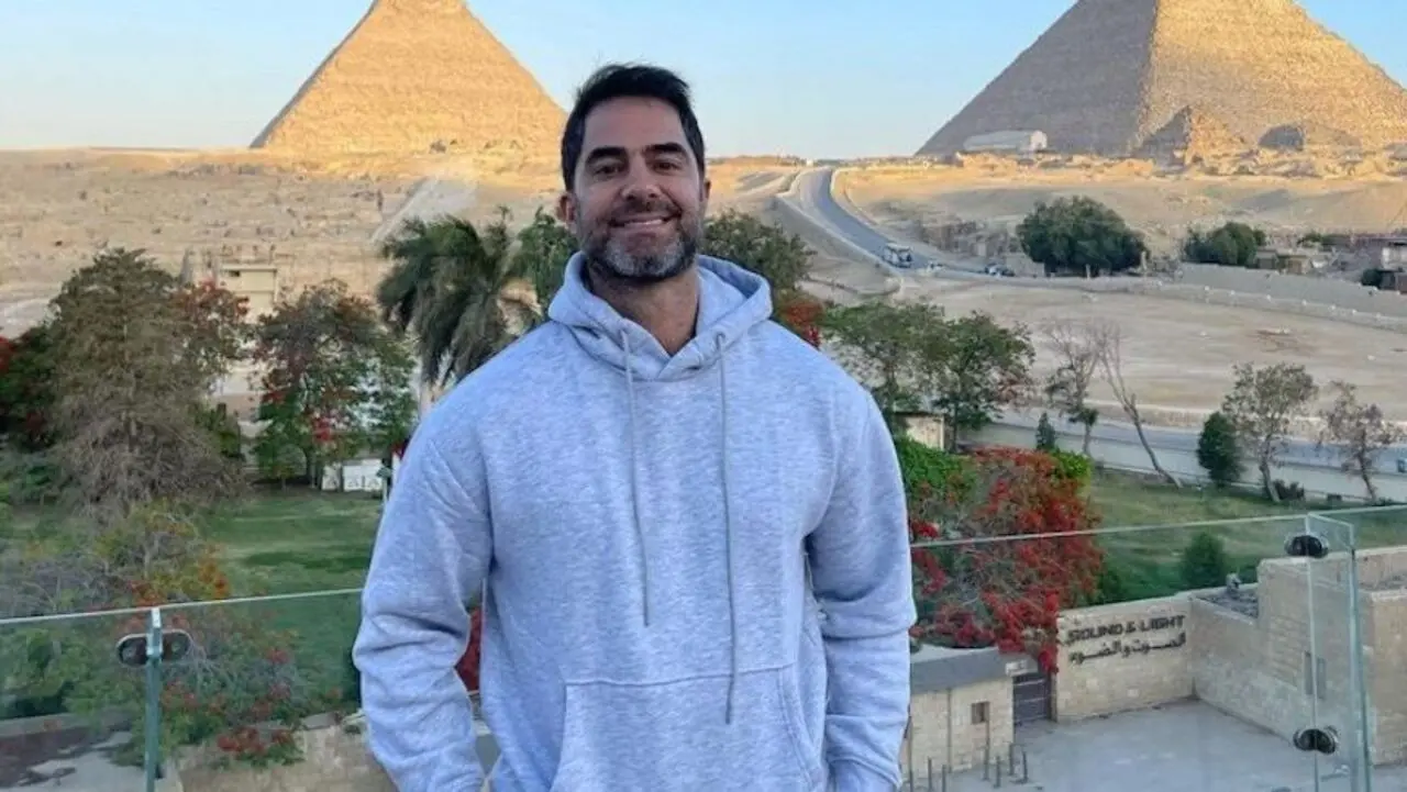 Victor Sorrentino, médico e influenciador brasileiro que foi preso no Egito por assédio