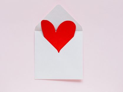 Cartão com coração de papel