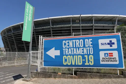 A decisão pelo reforço de medidas de maior restrição ocorre para tentar conter o aumento de casos de infecção pelo coronavírus