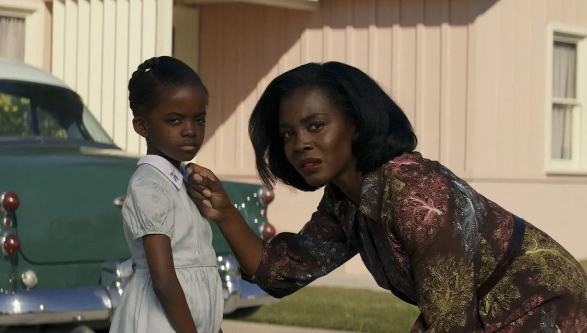 Them traz uma nova trama sobre a injustiça racial nos Estados Unidos a cada temporada