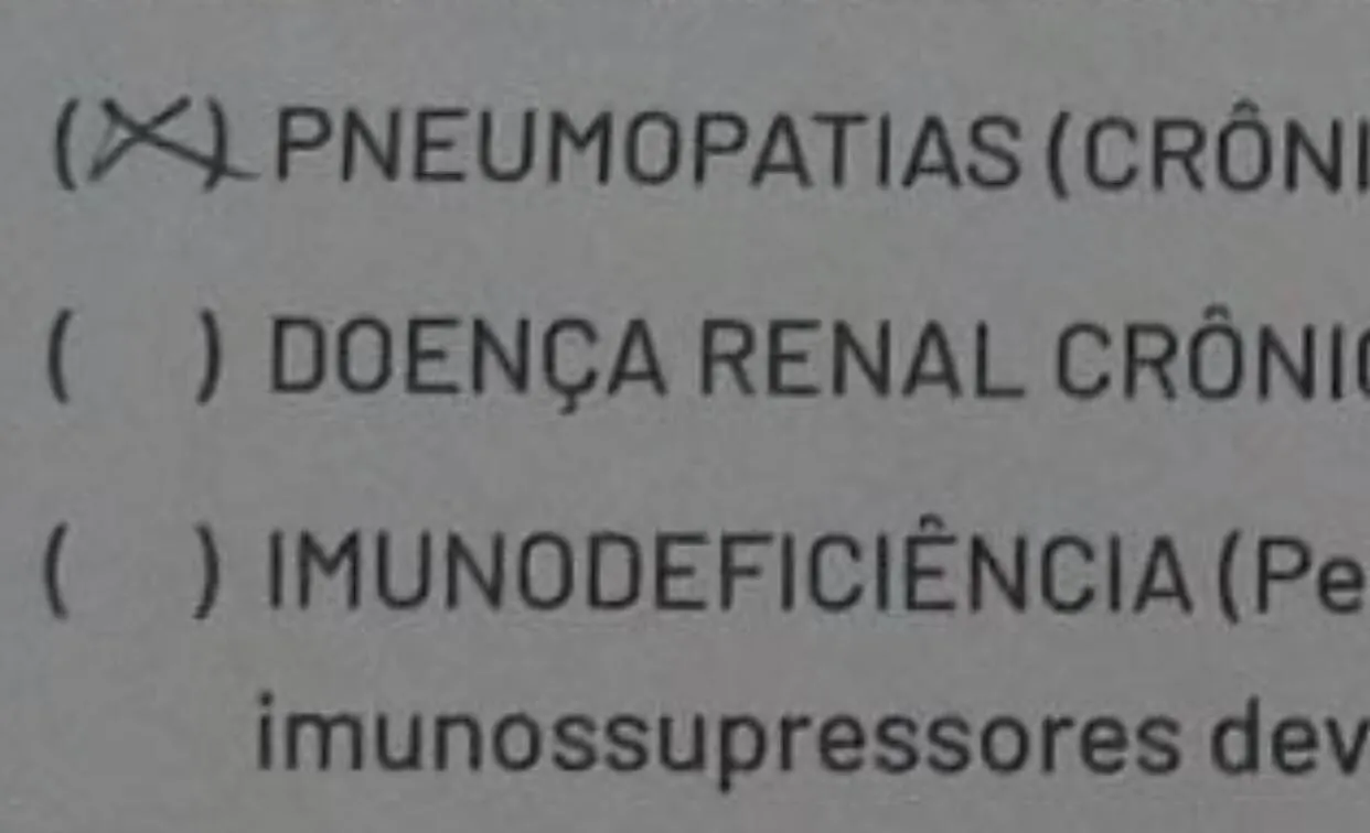 Trecho do atestado justificando pneumopatia.