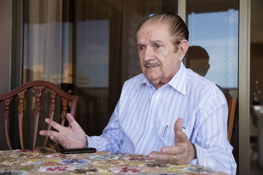 Mauro Benevides é senador constituinte