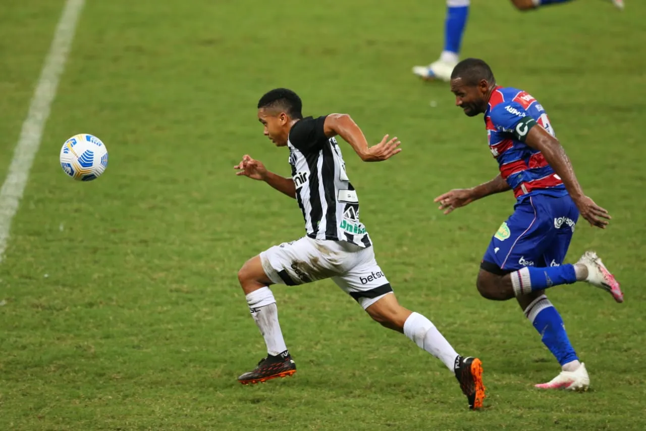 João Victor entrou em campo pelo Ceará no Clássico-Rei da Copa do Brasil e fez uma boa partida na última quarta-feira