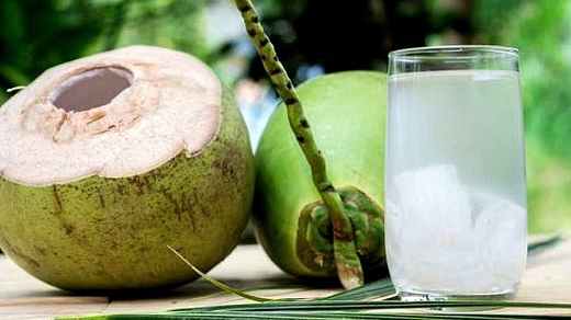 O processamento não térmico dispensa o uso de conservantes adicionais para estender a vida útil da água de coco