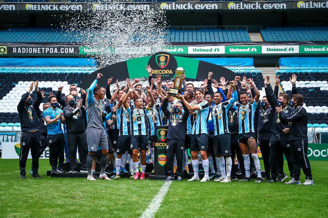 Gremio Vence O Santa Cruz Rs E Conquista Recopa Gaucha Jogada Diario Do Nordeste