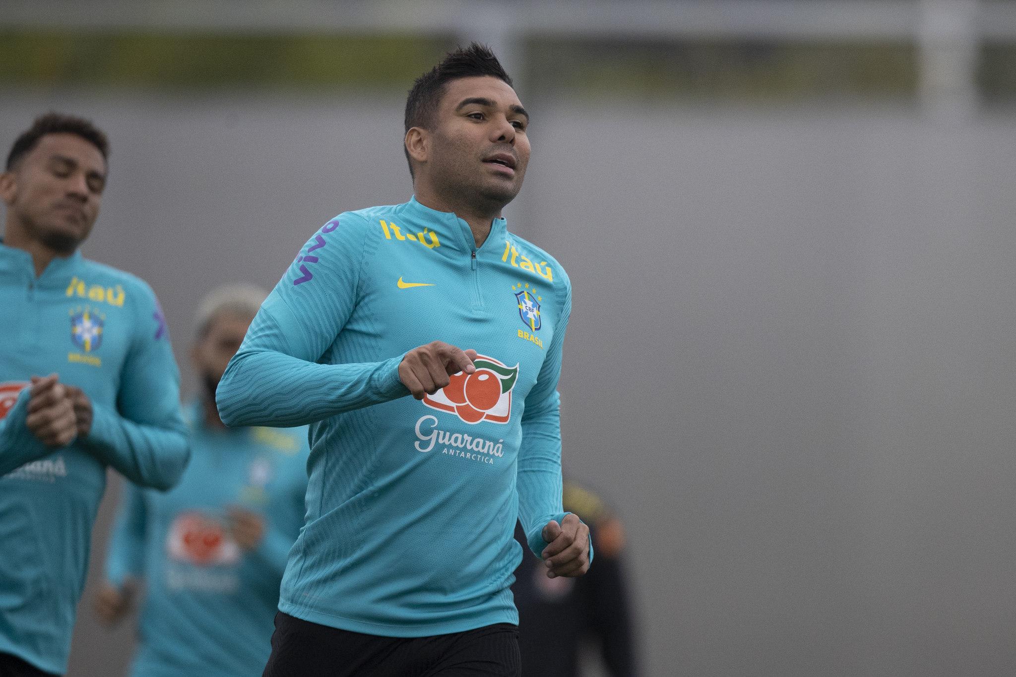 Casemiro durante treino da Seleção Brasileira