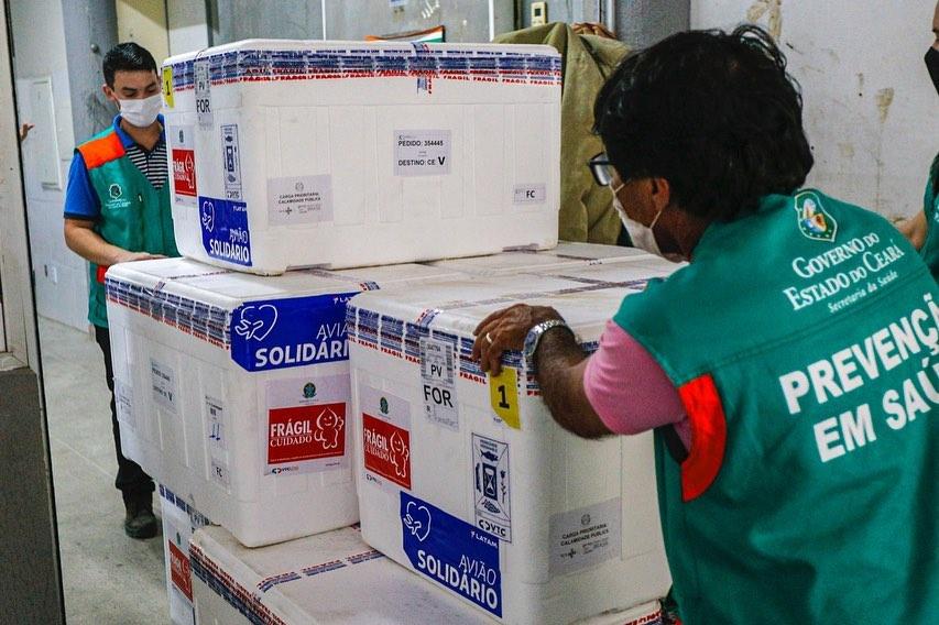 Vacinas contra a Covid-19 chegando ao ceará