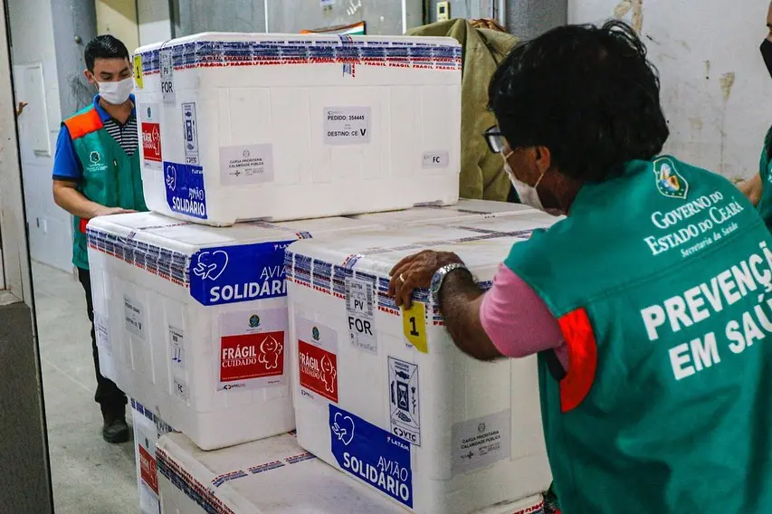Vacinas contra a Covid-19 chegando ao ceará