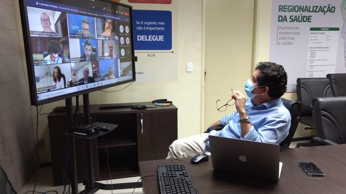 Secretario da Saude do Ceará, Dr. Cabeto, em reunião sobre a Sputnik V