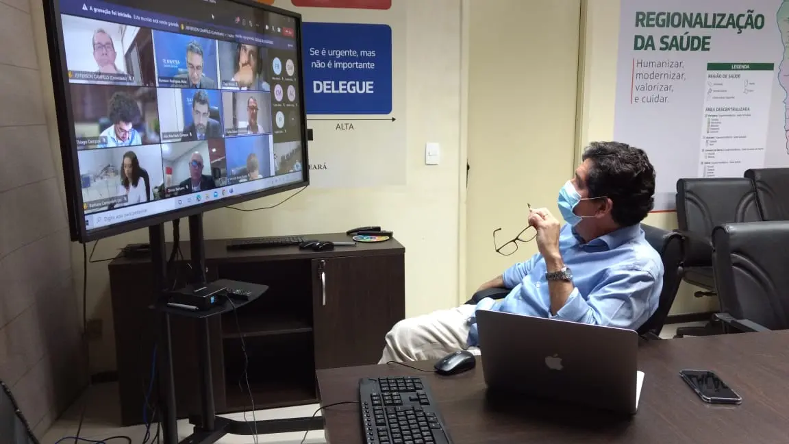 Secretario da Saude do Ceará, Dr. Cabeto, em reunião sobre a Sputnik V