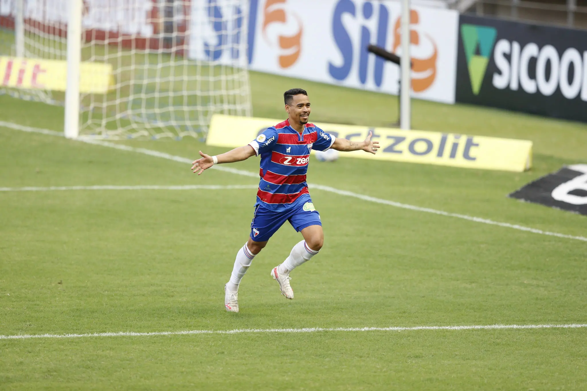 Pikachu comemora gol pelo Fortaleza