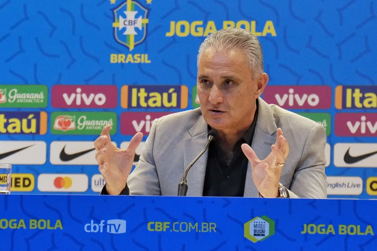 Imagem da notícia: Tite muda tom e garante que jamais pensou em deixar comando da Seleção Brasileira