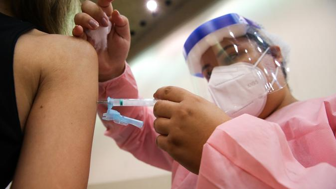 Vacina contra a covid aplicada em Fortaleza