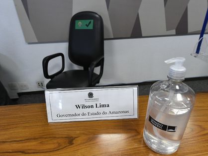 Cadeira destinada ao governador do Amazonas, Wilson Lima, vazia em sessão da CPI da Covid