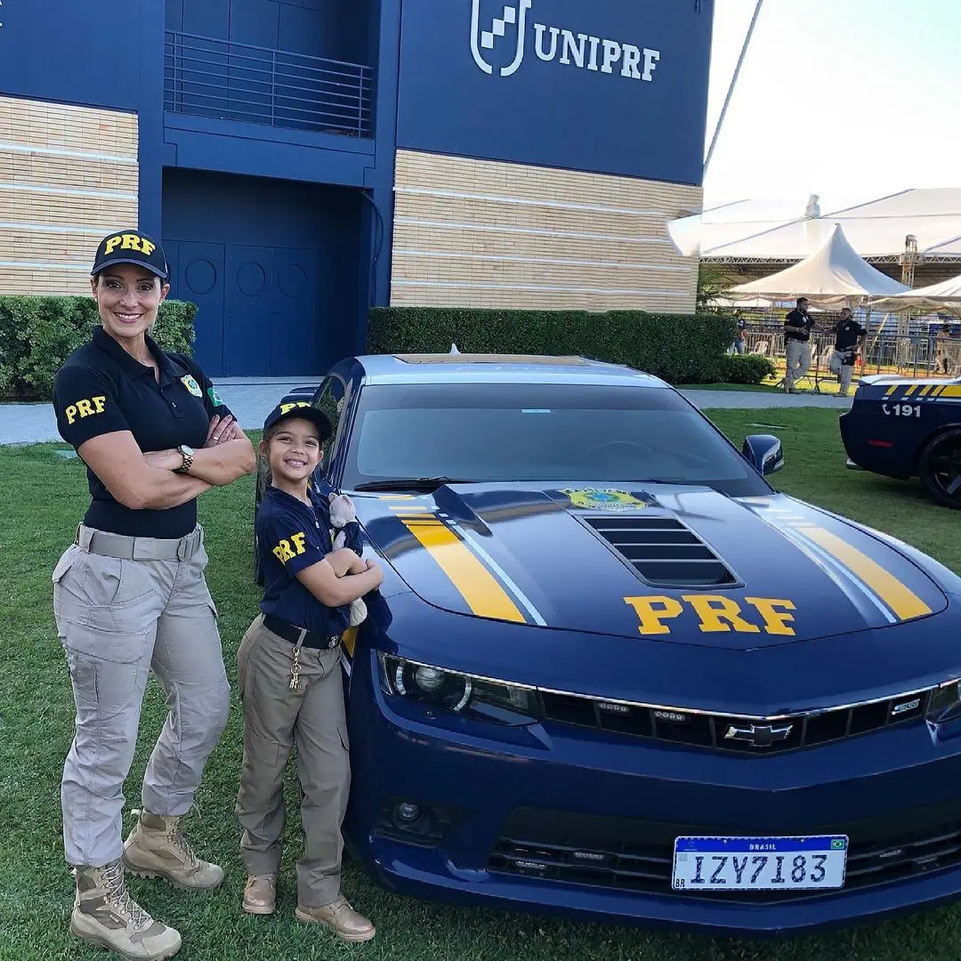 Silmara Miranda ao lado da filha