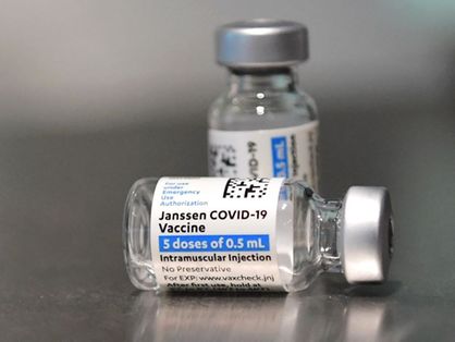 frascos de vacina da janssen