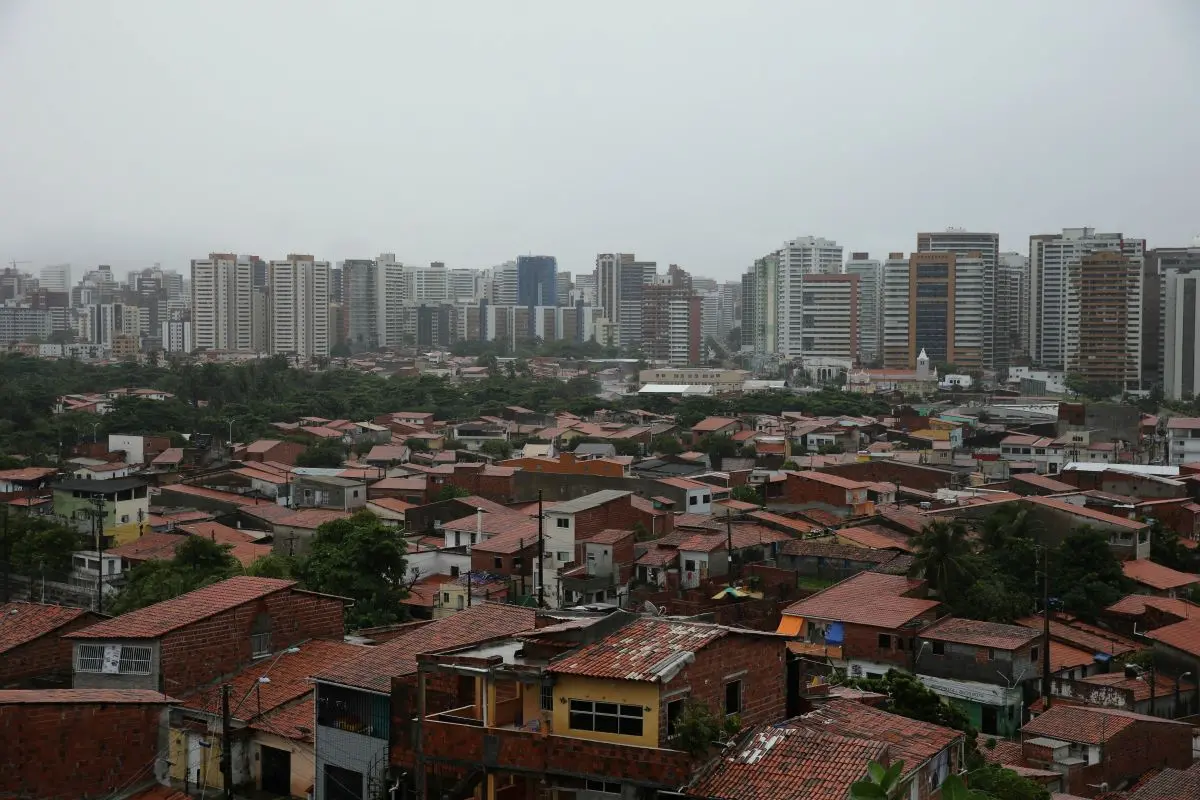 céu de fortaleza com tempo nublado