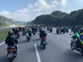 Motos em São Paulo em protesto a favor de Bolsonaro