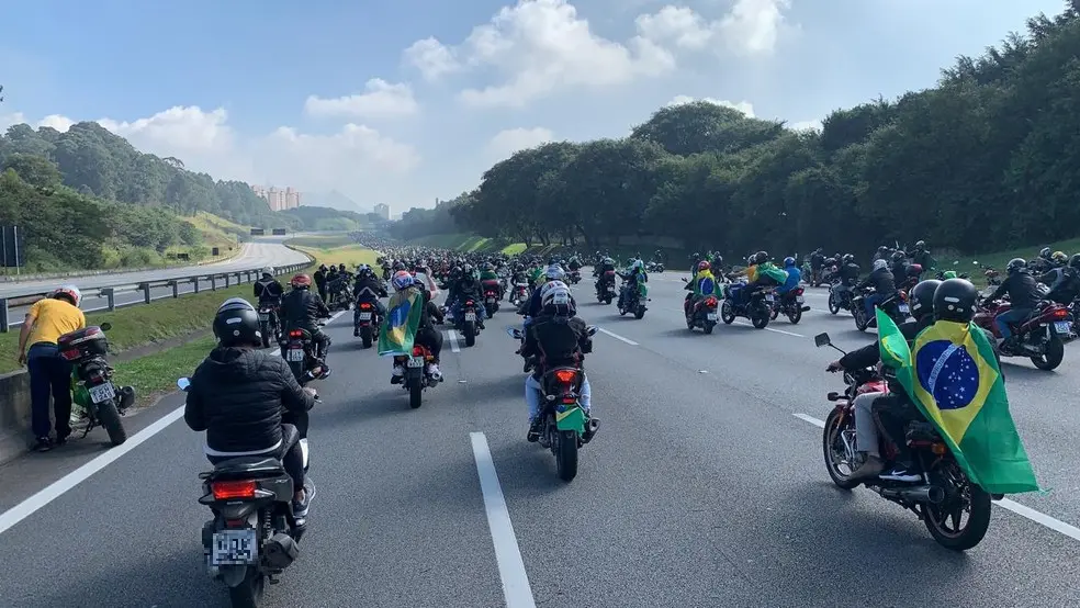Motos em São Paulo em protesto a favor de Bolsonaro