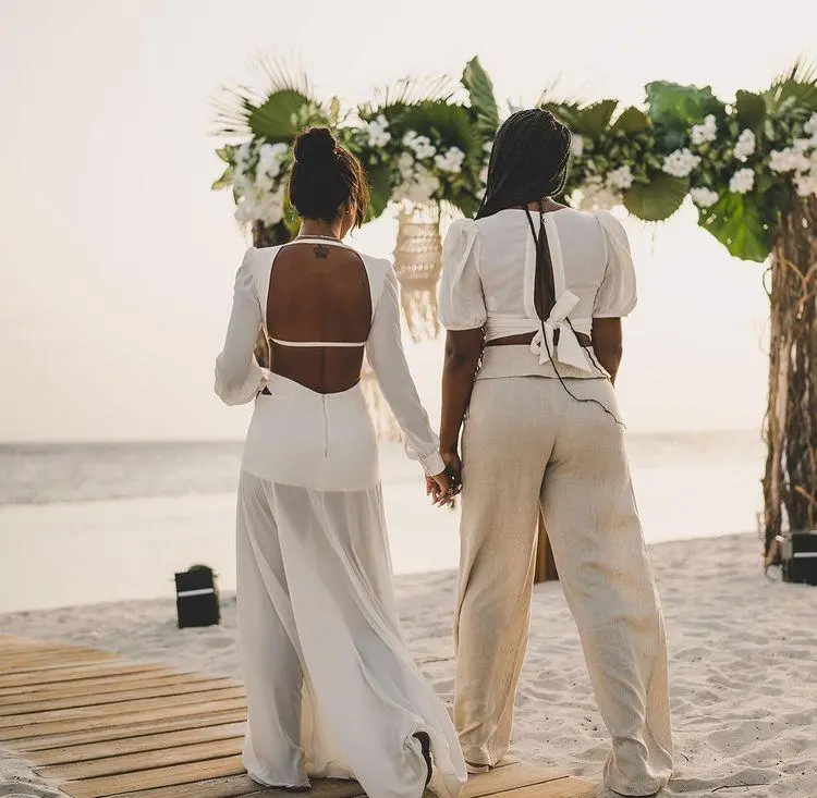 Esta é uma imagem de Ludmilla e Brunna