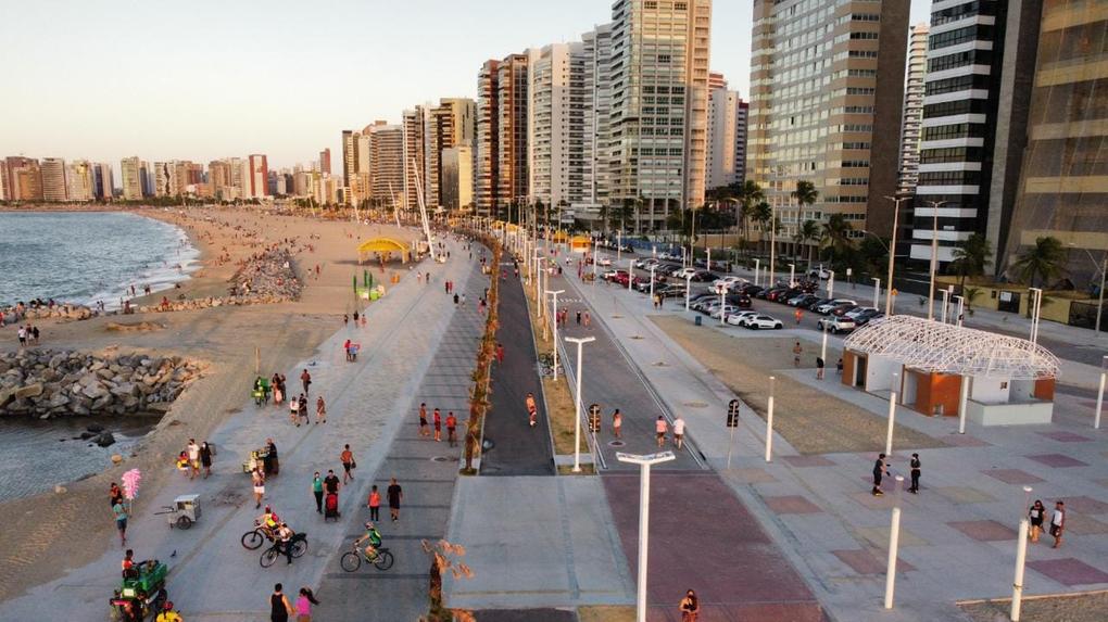 Obras na beira-mar de Fortaleza aumenta áreas para pedestres