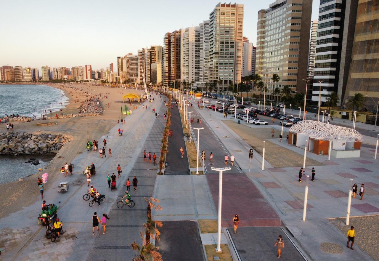 Obras na beira-mar de Fortaleza aumenta áreas para pedestres