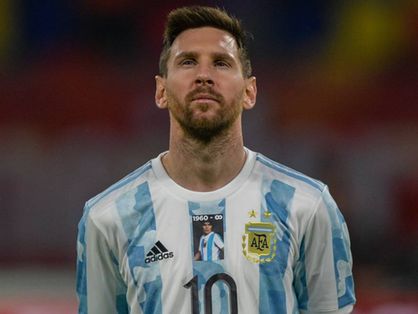 Messi com semblante sério pela Argentina