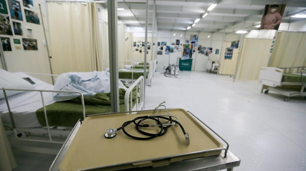 leito de covid-19 no hospital de campanha da unimed