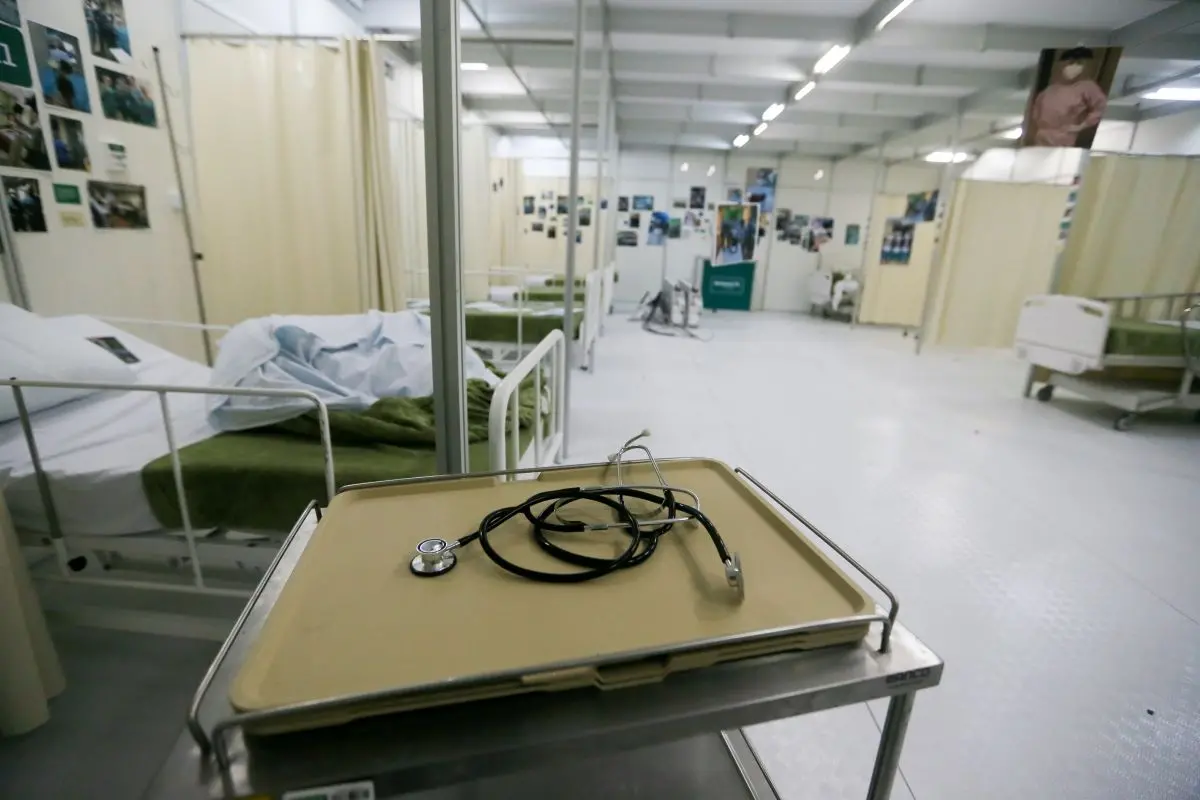 leito de covid-19 no hospital de campanha da unimed