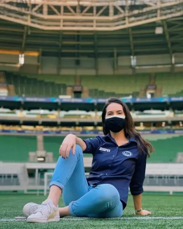 A jornalista Mariana Spinelli  recebeu ataques nas redes sociais
