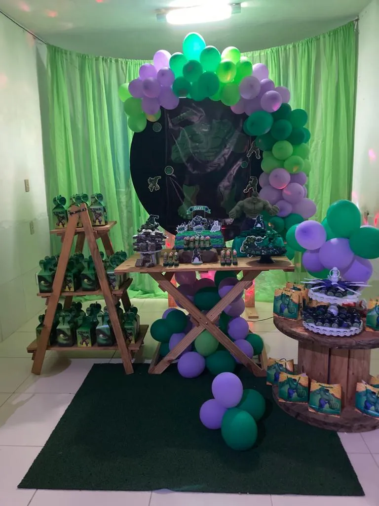 Hoje, Nadine decora somente festas de pessoas próximas