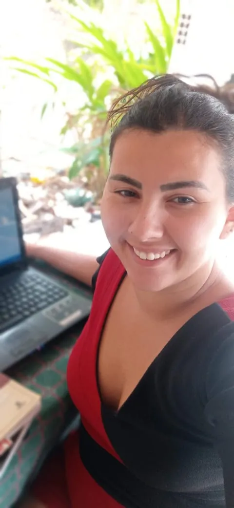 Aos 25 anos, Ledla sonha em ampliar o negócio de moda feminina