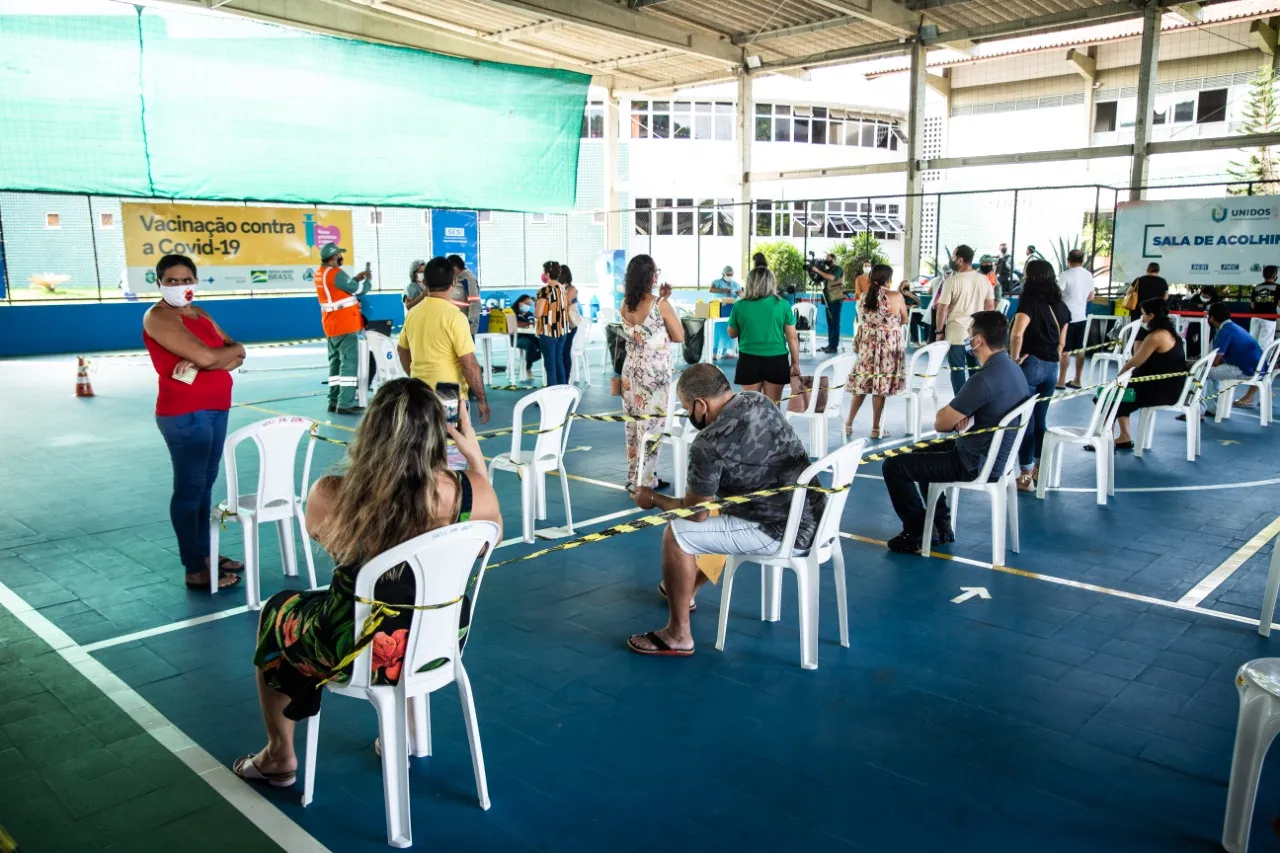 Mais de 3,4 milhões de pessoas foram vacinadas contra a Covid-19 no Ceará