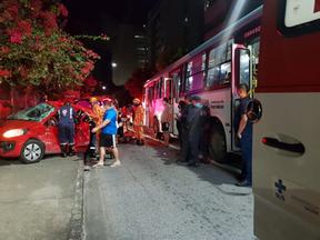 acidente carro e ônibus na rua padre valdevino fortaleza ceará