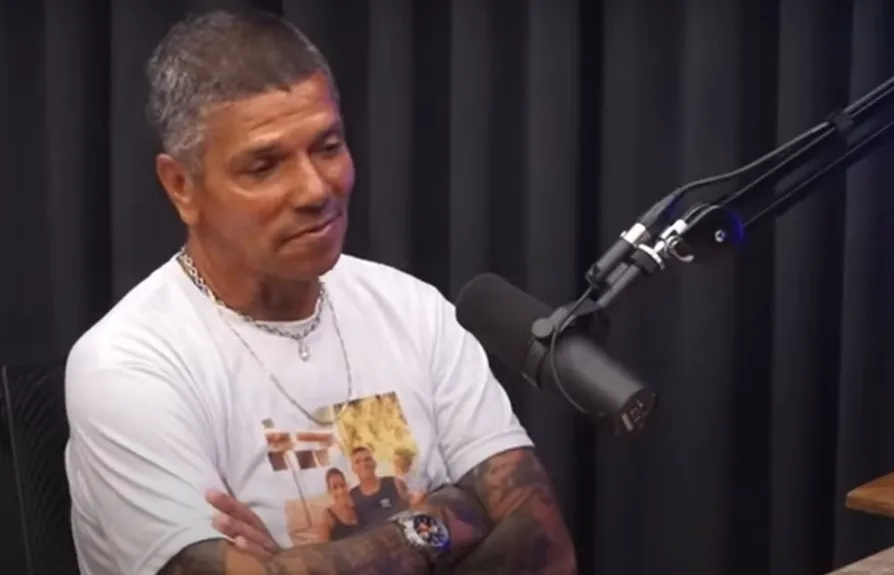 Pedrinho Matador participando de um podcasts, em maio deste ano