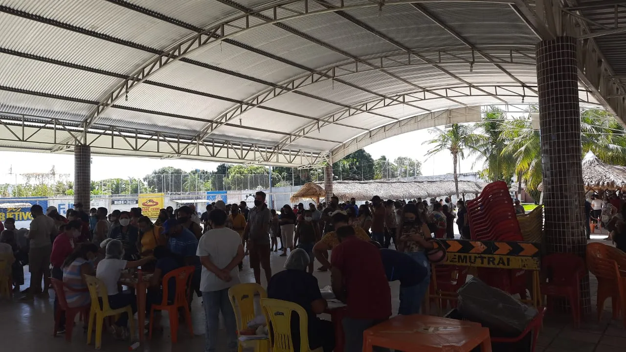 Prefeitura de Juazeiro do Norte credita episódios à ansiedade do público, que chegava horas antes do horário marcado para a aplicação da dose