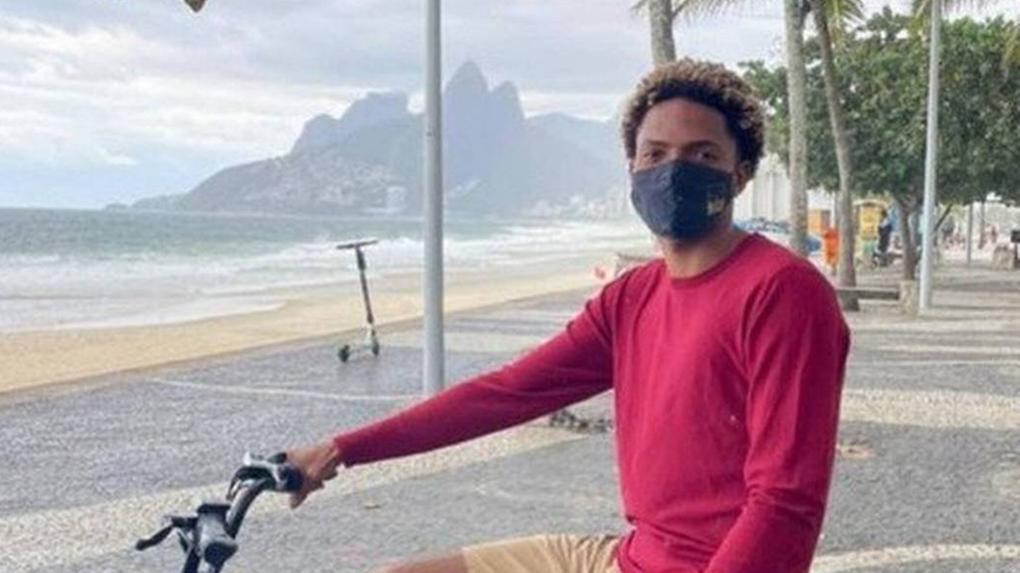 Matheus Ribeiro, jovem negro acusado de furtar bicicleta elétrica por casal no Leblon