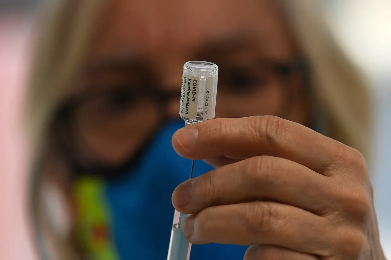 Brasil recebeu 1,5 mihão de doses da vacina da Janssen