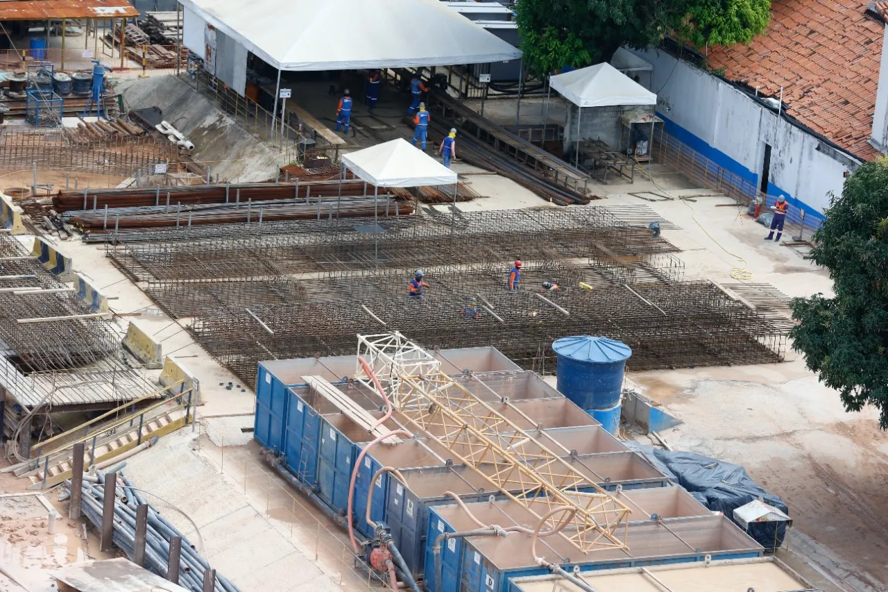 Movimentação na estação da Av. Santos Dumont.