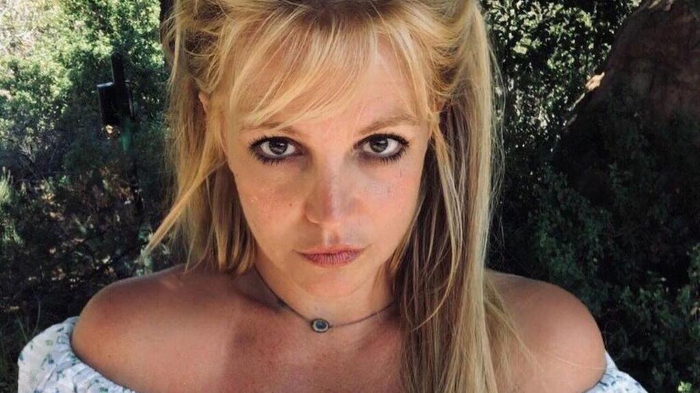 Selfie de Britney Spears publicada no Instagram; cantora prestará depoimento em processo contra o pai