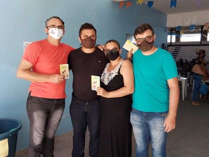 Irmãos Castro vacinados em Limoeiro do Norte