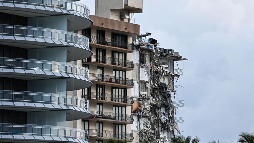 Prédio de doze andares desabou parcialmente, em Miami Beach