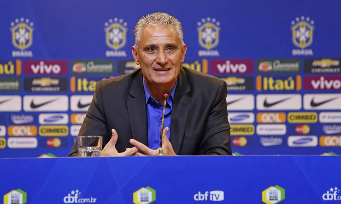 Imagem da notícia: Tite é multado pela Conmebol após criticar Copa América de 2021