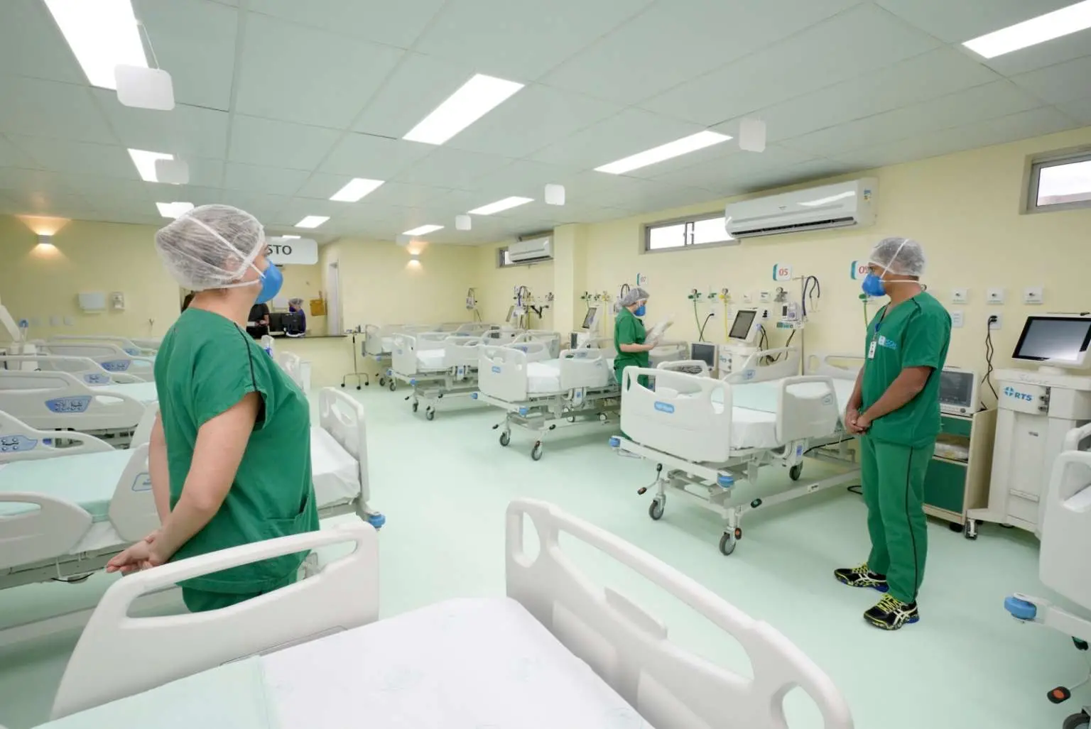 profissionais em hospital