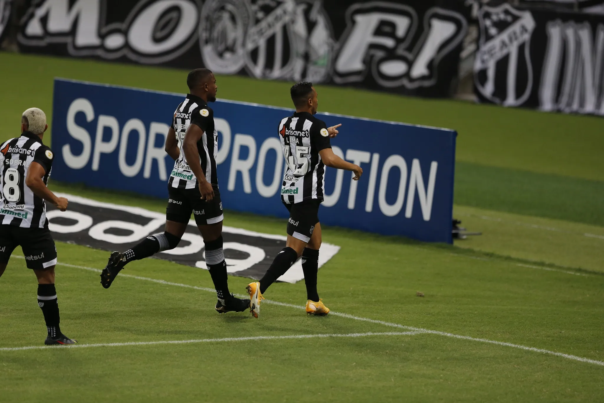 Lima abriu o marcador para o Ceará na Arena Castelão