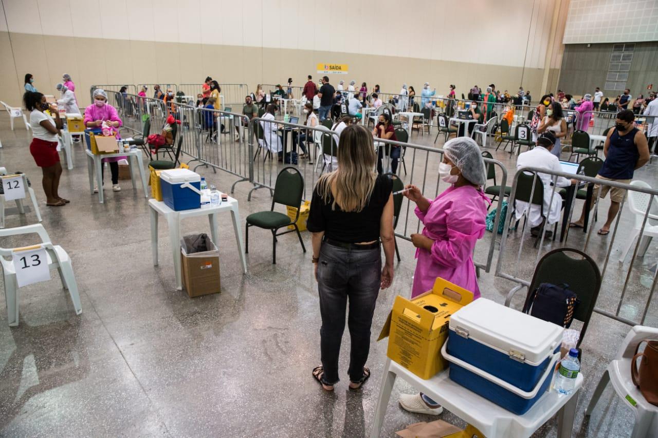 vacinação no centro de eventos