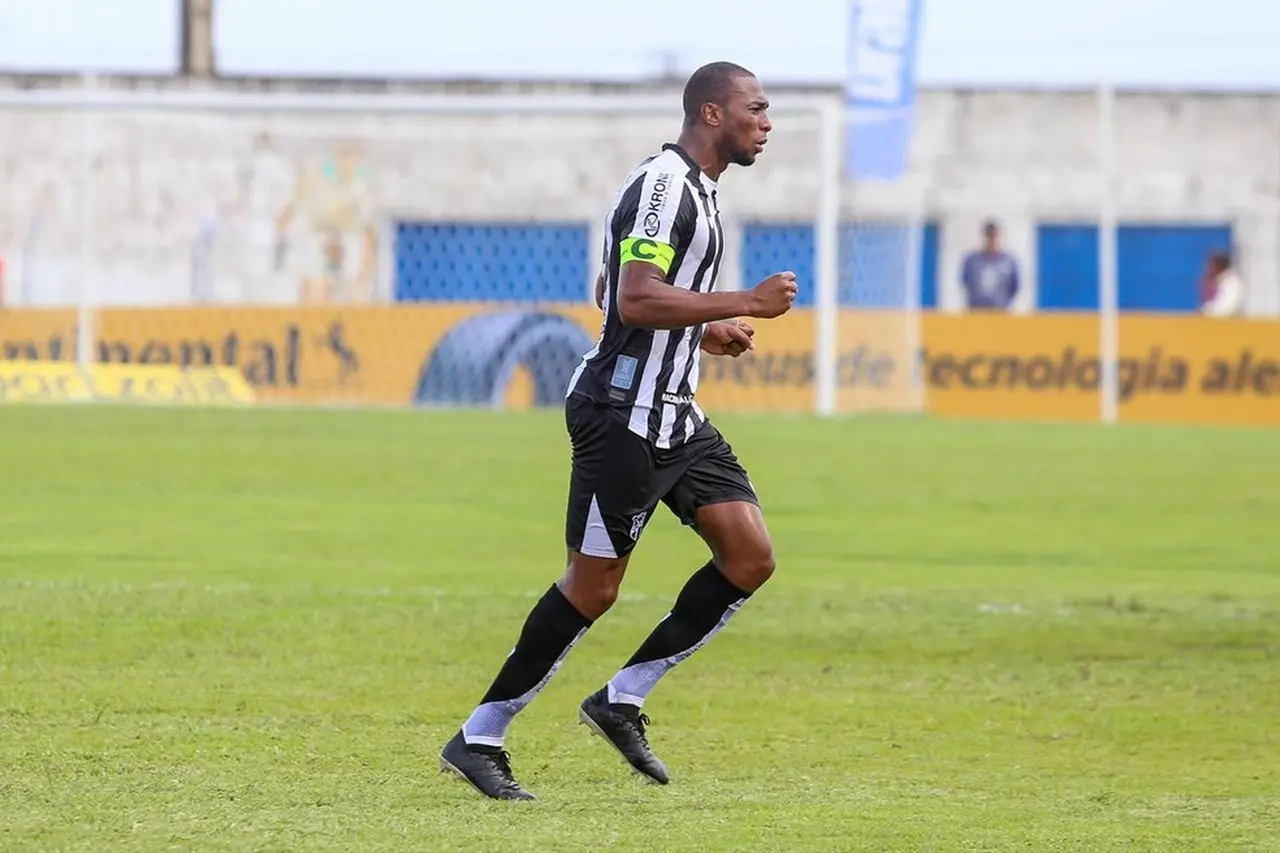 Luiz Otávio em ação pelo Ceará